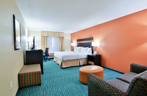 Bismarck Hotel | Holiday Inn Bismarck by IHG