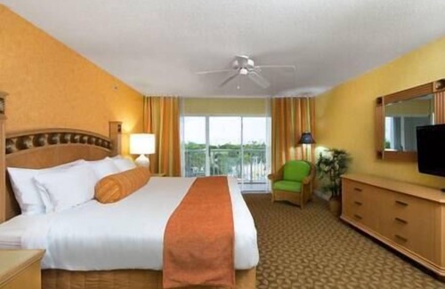 Port Canaveral Complejo | Holiday Inn Cape Canaveral Beach Resort-2-suite