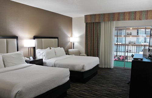Greater South Side Hotel | Holiday Inn Des Moines-Airport/Conf Center by IHG