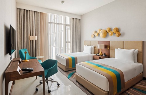 Dubai World Central Hotel | Holiday Inn Dubai Al-Maktoum Airport by IHG