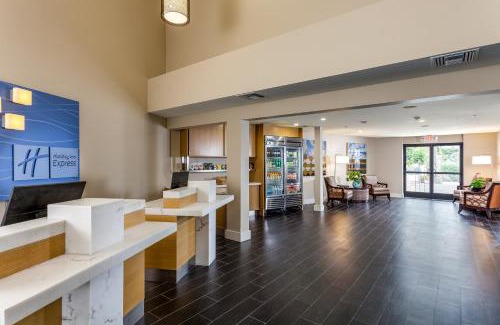 Beach Barber Tract Complejo | Holiday Inn Express and Suites La Jolla - Windansea Beach, and IHG Hotel