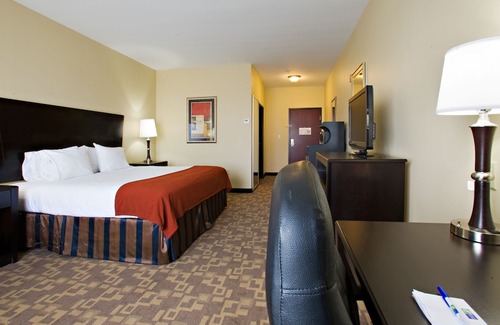 Ira Hotel | Holiday Inn Express and Suites Snyder, an Ihg Hotel
