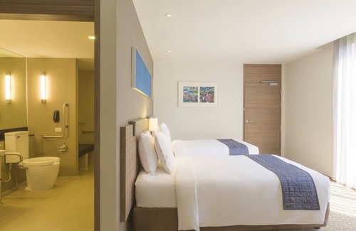 Silom Hotel | Holiday Inn Express Bangkok Sathorn by IHG