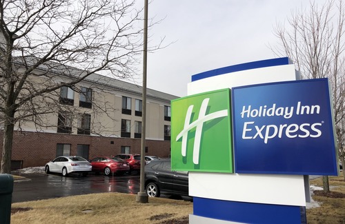 Delafield Hotel | Holiday Inn Express - Delafield, an Ihg Hotel