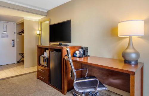 Denver Hotel | Holiday Inn Express Denver Central - North