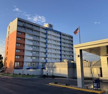 Denver Hotel | Holiday Inn Express Denver Central - North