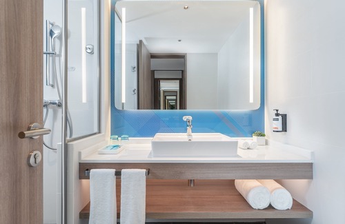 Panyu Hotel | Holiday Inn Express Guangzhou Panyu Dashi by IHG