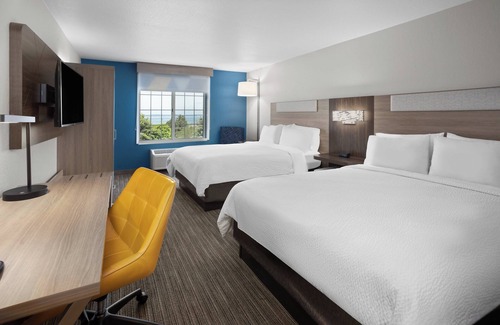 Acme Hotel | Holiday Inn Express Hotel & Suites Acme-Traverse City by IHG