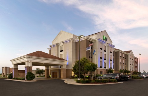 Shawnee Hotel | Holiday Inn Express Hotel & Suites Shawnee I-40, an Ihg Hotel