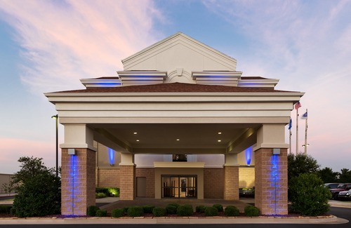 Shawnee Hotel | Holiday Inn Express Hotel & Suites Shawnee I-40, an Ihg Hotel
