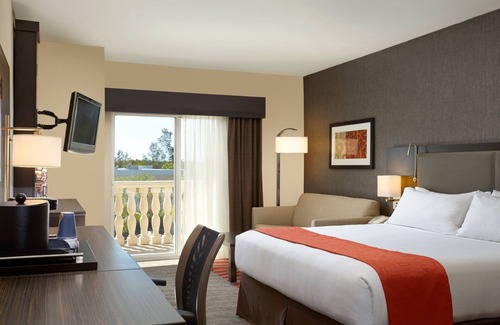 Naples Hotel | Holiday Inn Express Hotel Naples Downtown - 5th Avenue