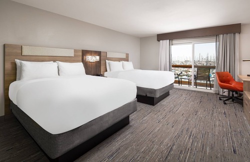Ventura Hotel | Holiday Inn Express Hotel & Suites Ventura by IHG