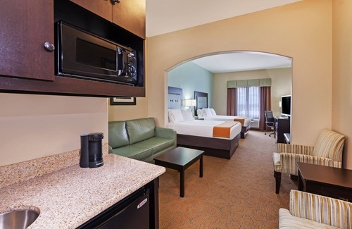 Victoria Hotel | Holiday Inn Express Hotel & Suites Victoria by IHG