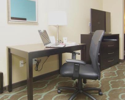 Cuero Hotel | Holiday Inn Express Hotels & Suites Cuero by IHG