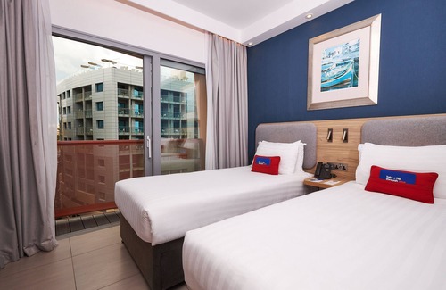 Paceville Hotel | Holiday Inn Express Malta by IHG