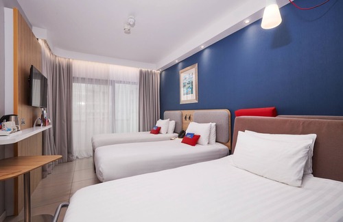 Paceville Hotel | Holiday Inn Express Malta by IHG