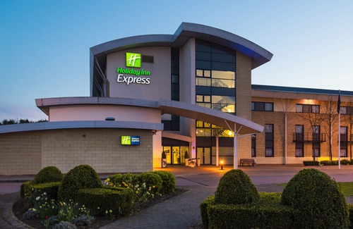 Milton Malsor Hotel | Holiday Inn Express Northampton - South, an Ihg Hotel