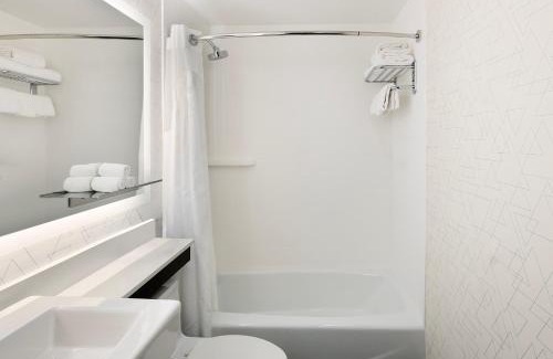Chelsea Hotel | Holiday Inn Express NYC Chelsea - NoMad Area by IHG