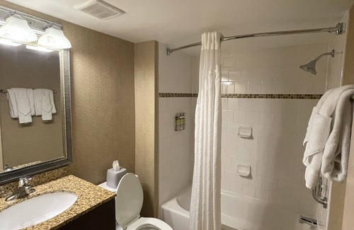 Old City Hotel | Holiday Inn Express Philadelphia - Penns Landing by IHG