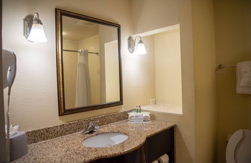 Jacksonville Hotel | Holiday Inn Express & Suites Chaffee-Jacksonville West by IHG