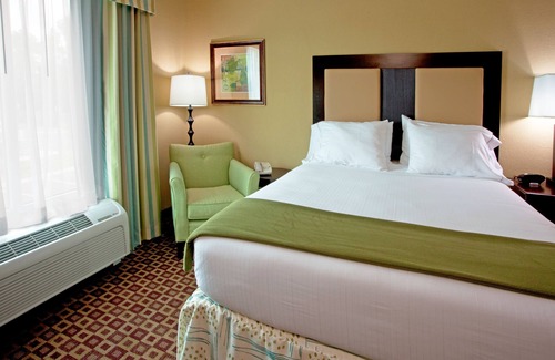 Jacksonville Hotel | Holiday Inn Express & Suites Chaffee-Jacksonville West by IHG
