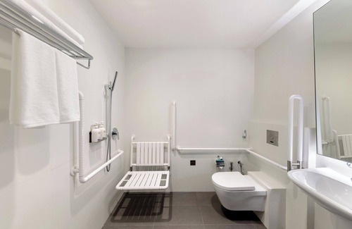 Orchard Hotel | Holiday Inn Express Singapore Orchard Road by IHG