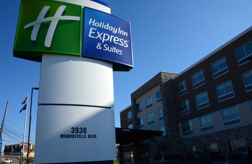 Monroeville Hotel | Holiday Inn Express & Suites Pittsburgh - Monroeville, an Ihg Hotel