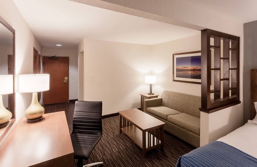 Carpinteria Hotel | Holiday Inn Express Hotel & Suites Carpinteria by IHG
