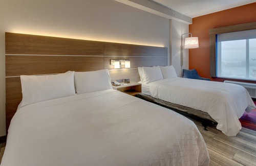 Metrocenter - North Rhodes Park Hotel | Holiday Inn Express & Suites Nashville Metrocenter Downtown by IHG
