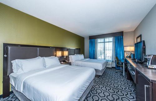 North Charleston Hotel | Holiday Inn Express & Suites Charleston Arpt-Conv Ctr Area by IHG