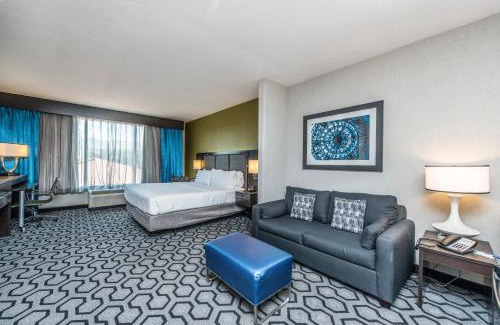 North Charleston Hotel | Holiday Inn Express & Suites Charleston Arpt-Conv Ctr Area by IHG