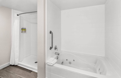Greenville - Spartanburg Hotel | Holiday Inn Express Hotel & Suites Greenville by IHG
