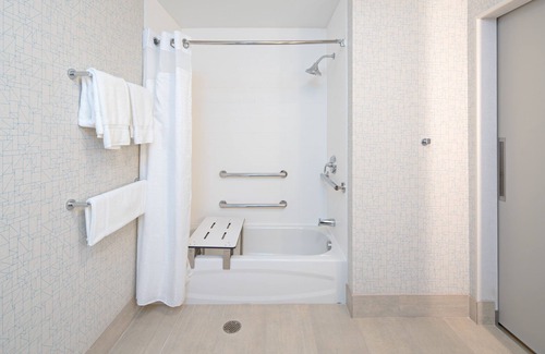 Temecula Hotel | Holiday Inn Express & Suites Murrieta by IHG