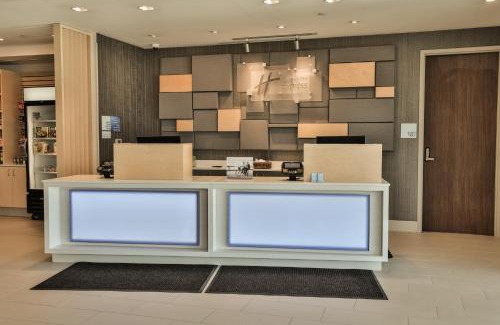 Metrocenter - North Rhodes Park Hotel | Holiday Inn Express & Suites - Nashville MetroCenter Downtown by IHG