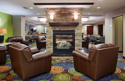 Kutzky Park Hotel | Holiday Inn Express & Suites Rochester – Mayo Clinic Area by IHG