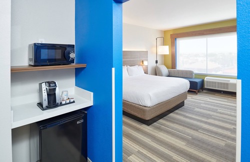 El Dorado West Hotel | Holiday Inn Express & Suites El Paso East by IHG