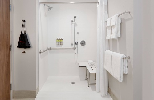 Roanoke Hotel | Holiday Inn Express & Suites Fort Worth North - Northlake by IHG