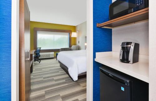 Milan Hotel | Holiday Inn Express & Suites - Milan - Sandusky Area by IHG