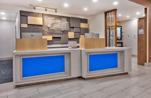 Milan Hotel | Holiday Inn Express & Suites - Milan - Sandusky Area by IHG