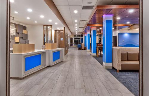 Milan Hotel | Holiday Inn Express & Suites - Milan - Sandusky Area by IHG