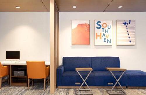 Elgin Hotel | Holiday Inn Express & Suites Elgin - Chicago Northwest