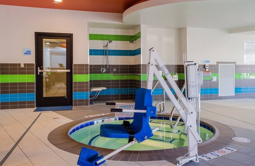 Eureka Hotel | Holiday Inn Express & Suites Eureka by IHG