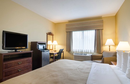 Olathe Hotel | Holiday Inn Express & Suites Olathe South, an Ihg Hotel