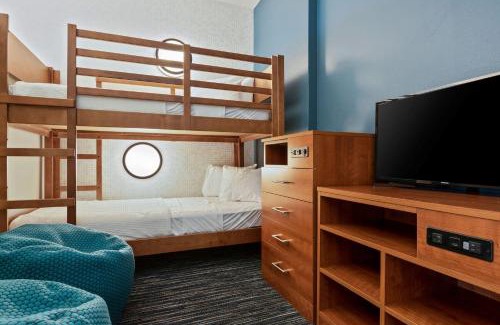 Florida Central Atlantic Coast Hotel | Holiday Inn Express & Suites Orlando- Lake Buena Vista by IHG
