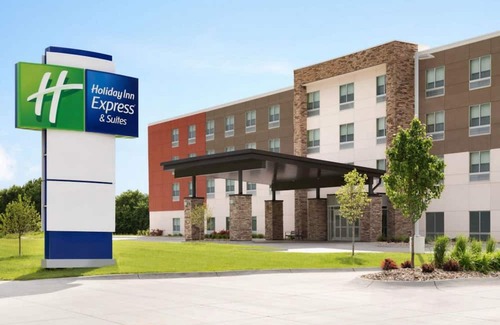 Northeast Pensacola Hotel | Holiday Inn Express & Suites Pensacola Airport North – I-10, an IHG Hotel