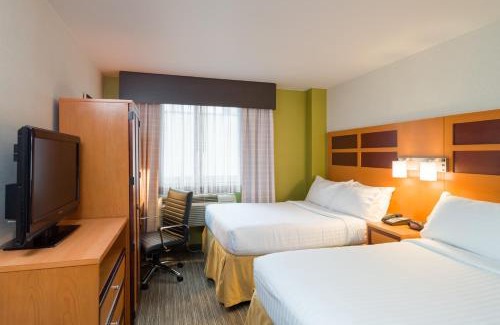 Garment District Hotel | Holiday Inn Express - Times Square by IHG