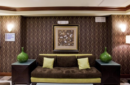 Woodland Hills Hotel | Holiday Inn Express Hotel & Suites Woodland Hills by IHG