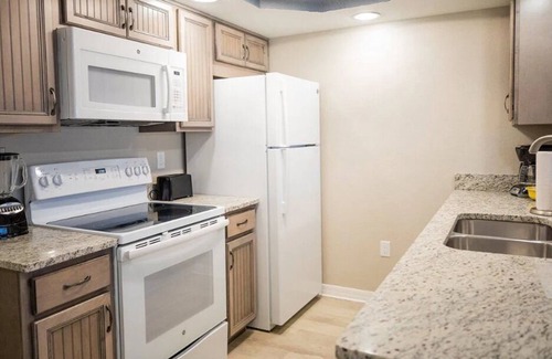Port Canaveral Complejo | Holiday Inn | Gym | Sauna | Pool | Beach