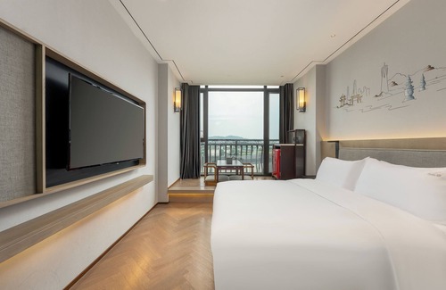 Downtown Hangzhou Hotel | Holiday Inn Hangzhou West Lake By Ihg