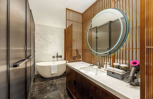 Downtown Hangzhou Hotel | Holiday Inn Hangzhou West Lake By Ihg